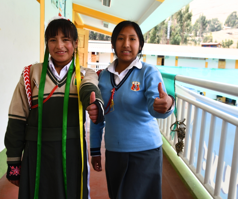 UNICEFperu's tweet photo. #Huancavelica 
Más de 150  adolescentes debatieron sobre temas como el embarazo adolescente, la violencia escolar, la diversidad en la educación, entre otros, en el III Encuentro "Estudiantes Despiertos para ser Grandes Líderes", en la IE Técnico Agropecuario Silva. https://t.co/owB5bPcqoM