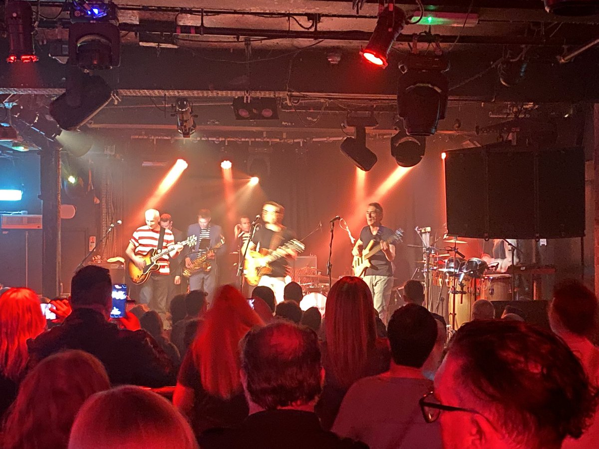 JohnMDArcy's tweet photo. Brilliant gig at @LimelightNI with @Haircut100 @NickHeyward … 8 piece band, with brass section and amazing percussionist #LovePlusOne #FavouriteShirts https://t.co/eoidTVZqgn