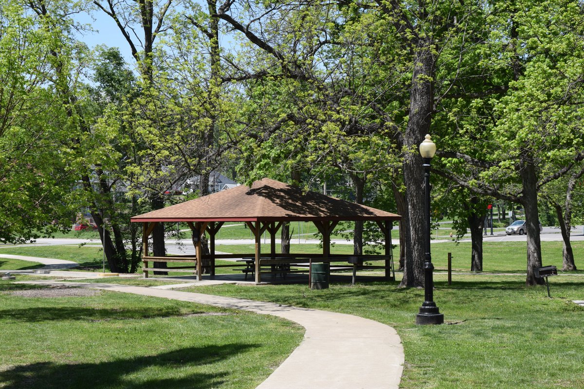 stjoemoparks tweet media