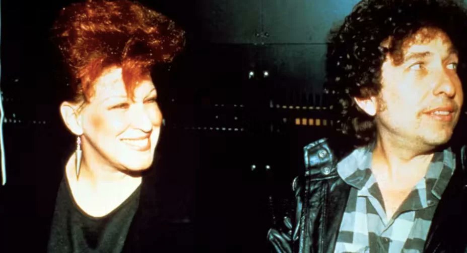 BootlegBette's tweet photo. Bette Midler Listed As One Of 10 Strangest Dylan Collaborations. - Bootleg Betty
#BetteMidler, #bobdylan, #BucketsOfRain, #collaborations, #gratefuldead
https://t.co/y6Rb0JMvwU https://t.co/Aj147mEurN