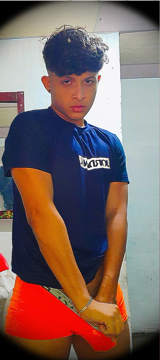 Rjosse_25's tweet photo. Me ayudas. 🍆🔥

Rt y te la paso sin nada https://t.co/wgr3Hvb2Ot