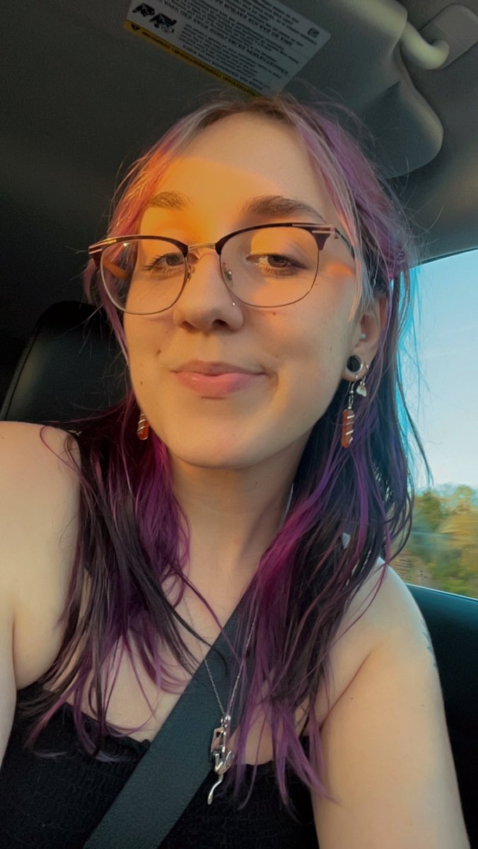 ouidmaster's tweet photo. life is too short not to post my selfies on every social media platform 🫶🏻 https://t.co/wmQDJzaZvx
