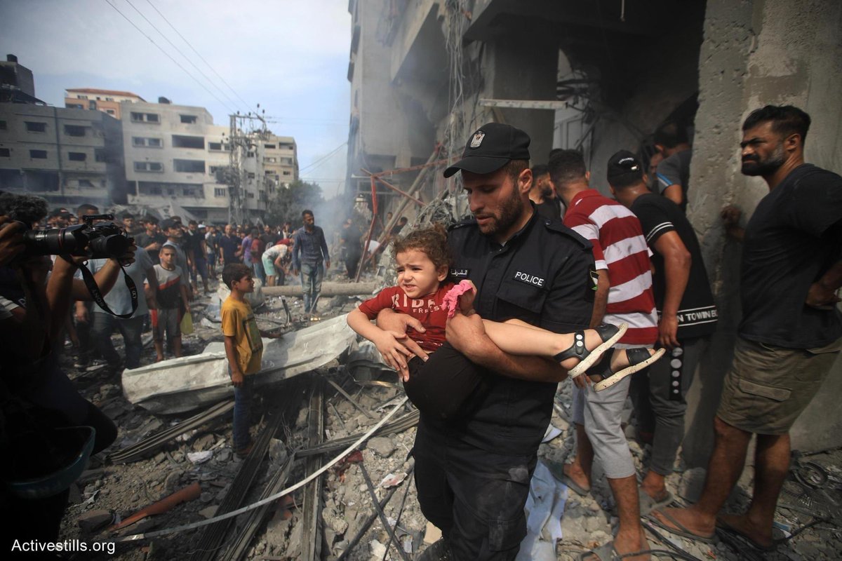 nour_odeh's tweet photo. Scenes from hell on earth today. #GazaUnderAttack https://t.co/71ODyOMmB2