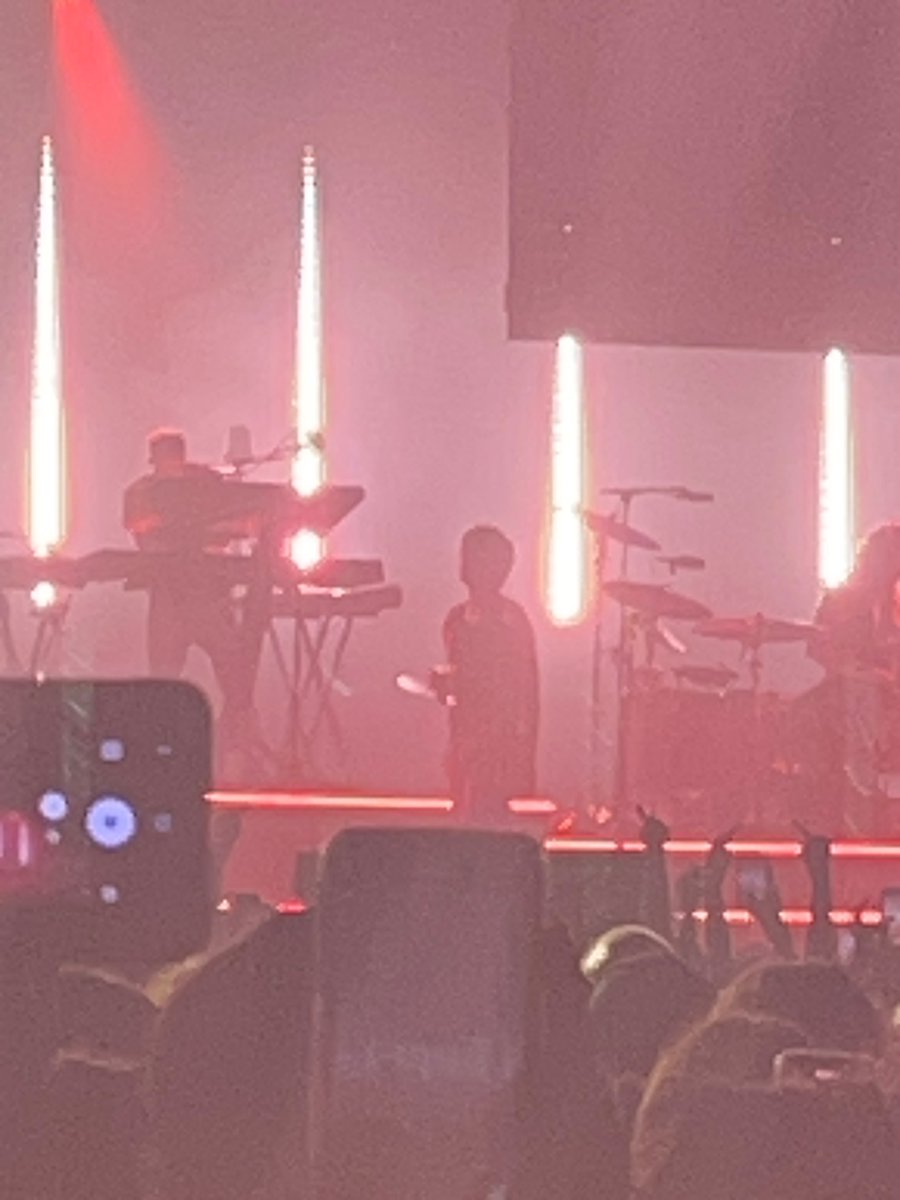 ElisaNapoli7's tweet photo. Bologna 09/10/2023 😭
primo concerto di lou🥹
non lo dimenticherò mai💙 https://t.co/ID6GRzF0UM