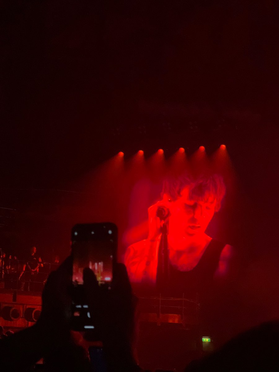 ElisaNapoli7's tweet photo. Bologna 09/10/2023 😭
primo concerto di lou🥹
non lo dimenticherò mai💙 https://t.co/ID6GRzF0UM