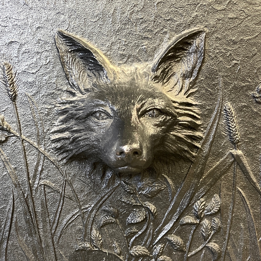 briggsauction's tweet image. There is beautiful detail on this fox themed cast iron fireback. It will be in our upcoming Fine Estates Auction, which will post for bidding this Friday on our website, app, and @liveauctioneers. #chestercounty #finditatbriggs #fireback #foxhunt
