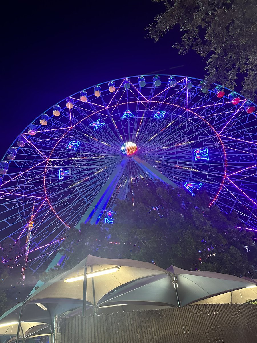 K__Litty's tweet photo. Typa Day 🎡 https://t.co/kdB3d0wsrk