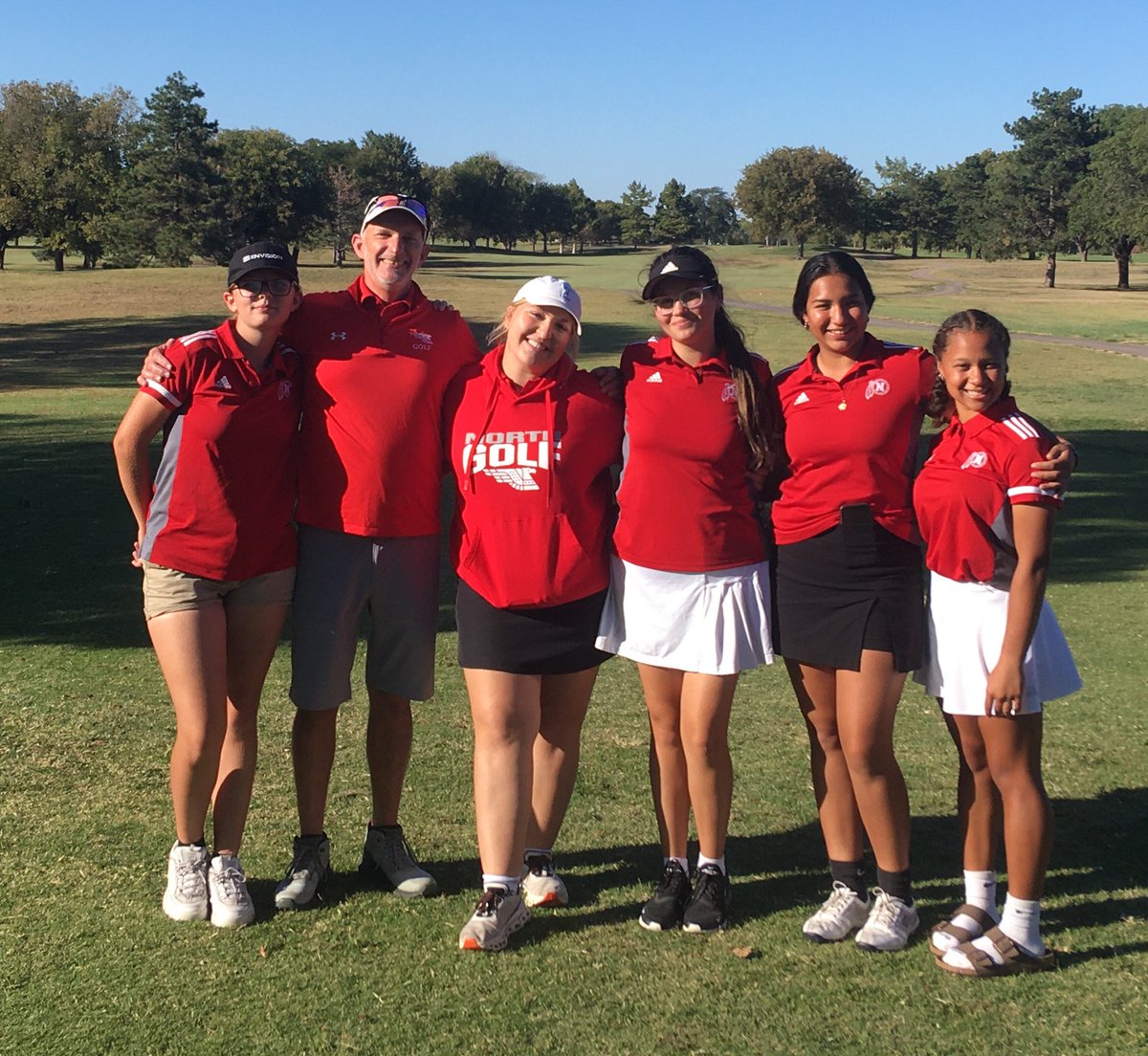 Great group of girls to end a career with! ⛳️#gwalgolf #WeAreNorth #TalonsOut