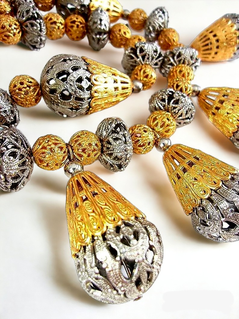 etsy.com/listing/157052… #jewelryset #demiParure #necklaceearrings #Castlecliff #set #vintage #designer #signed #2tone #filigree #silvergold #dangles #ornate #evening #specialOccasion #Trifari
