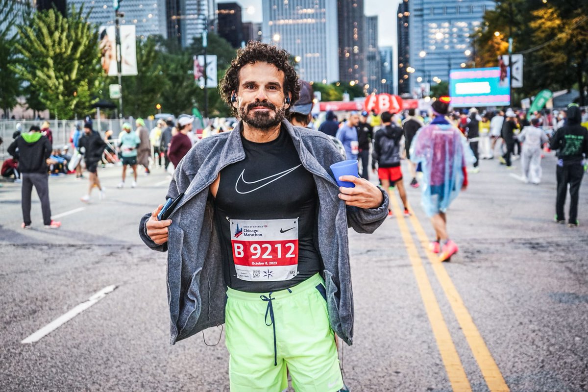 dreamteambike's tweet photo. Maratón de Chicago...@AdolfoGalvez que grande eres ! https://t.co/Qv8YInKzH6