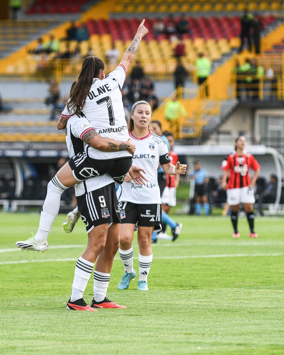 CSDColoColo's tweet photo. ¡Qué maravilla empezar la semana así! 🤩🤟🏽 https://t.co/Qq7dHwykcY