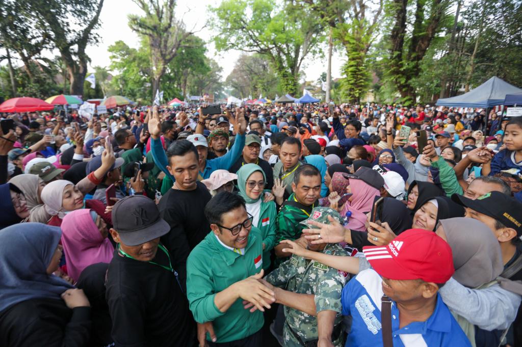dian_stwone's tweet photo. Inilah Cak Imin, Luar biasa.......

#GemaPerubahanAMIN 
#AnisMuhaimin2024 

@cakimiNOW @DPP_PKB https://t.co/gIQKKoJpiV