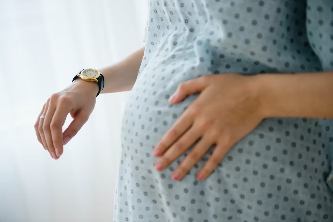 Some conditions, like #FetalAnemia, twin-twin transfusion syndrome and #SpinaBifida, might require surgery during pregnancy. Learn from our fetal medicine expert, Dr. Nicholas Behrendt, as he shares more about fetal surgery: romper.com/pregnancy/what…
