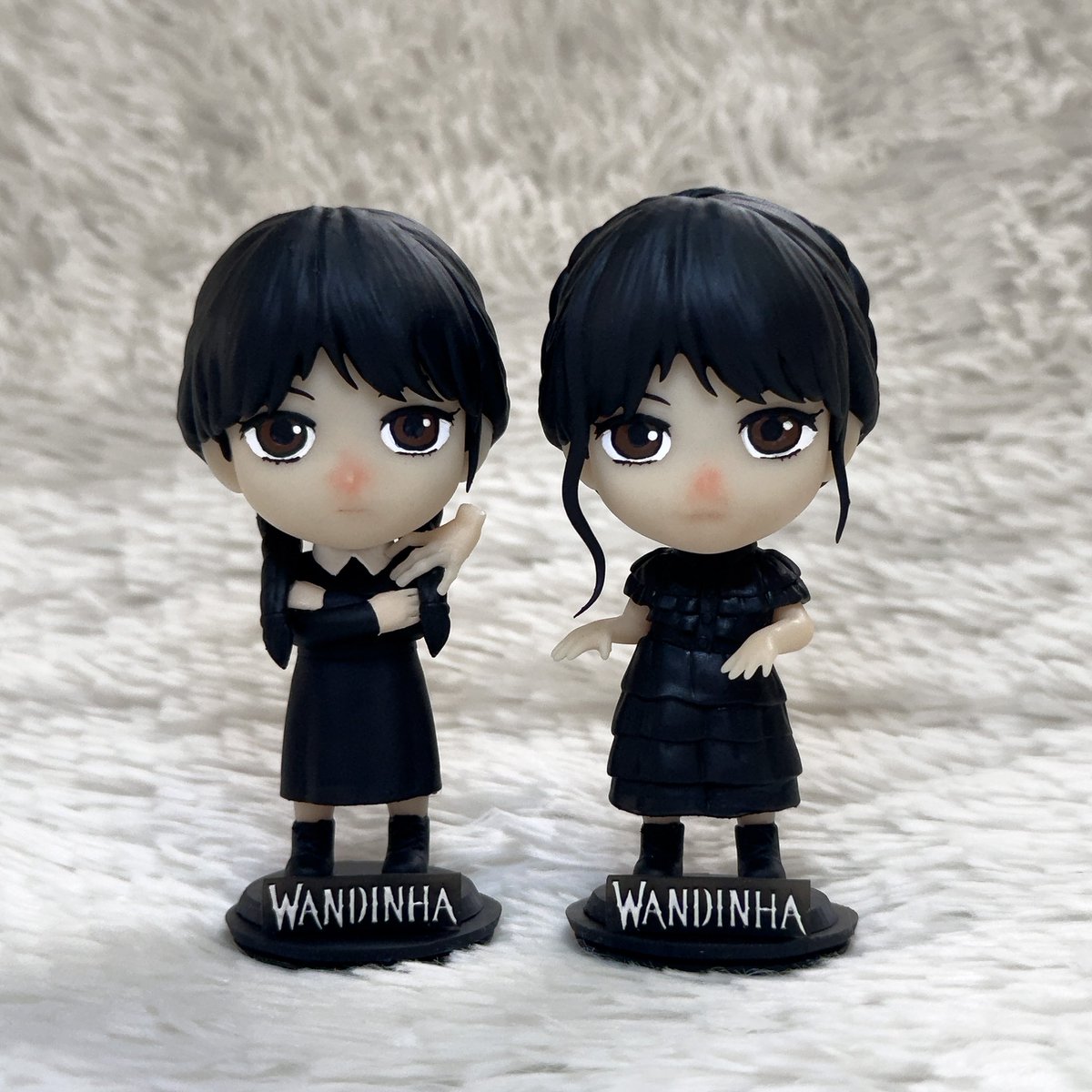 CraftFactoryBR's tweet image. •Chibis da Wandinha ja disponíveis na lojinha 🖤