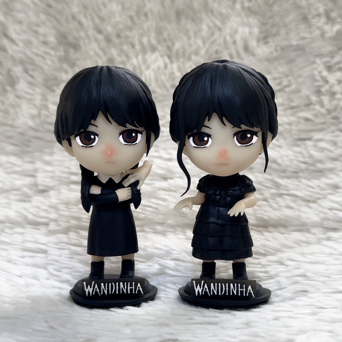 CraftFactoryBR's tweet image. •Chibis da Wandinha ja disponíveis na lojinha 🖤