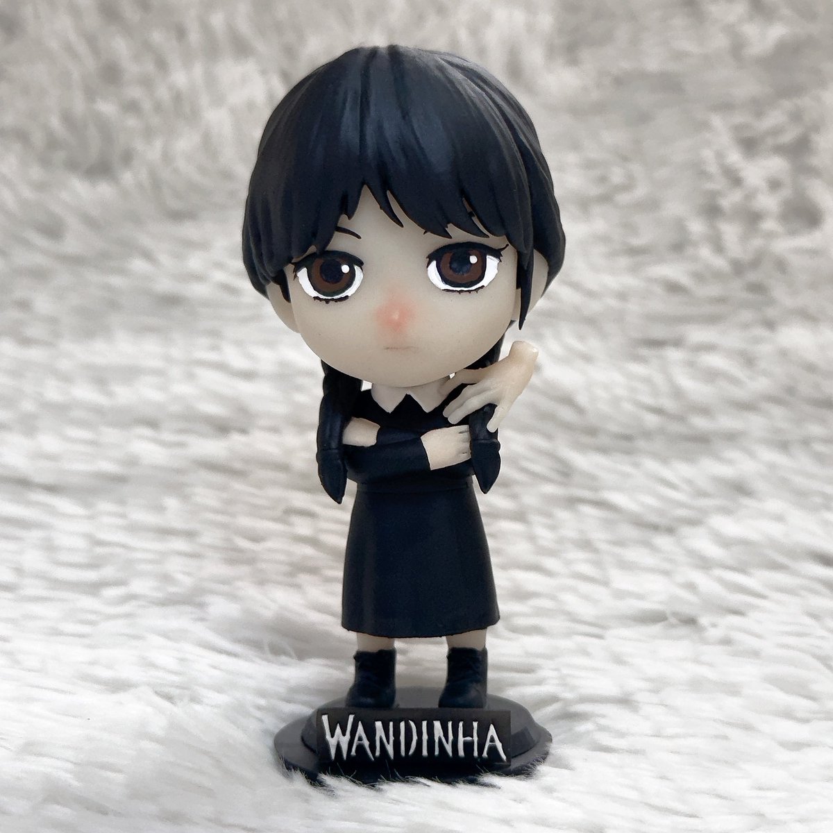 CraftFactoryBR's tweet image. •Chibis da Wandinha ja disponíveis na lojinha 🖤