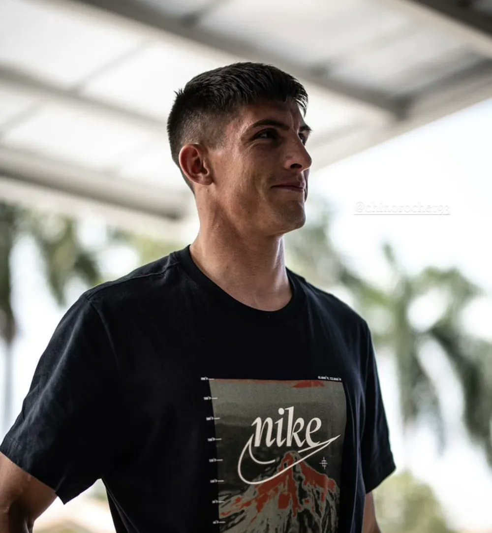 globoesporters's tweet photo. Após jogar o Gre-Nal com lesão, Rochet se apresenta ao Uruguai e fará exames https://t.co/SZz0LrsfzL https://t.co/7hIcRJkQn4