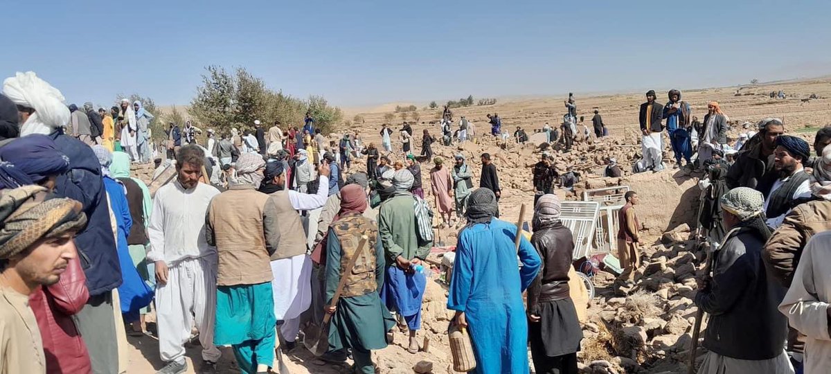 Atta_wesa's tweet photo. Unfortunately, the earthquake in Herat is a huge human disaster. The world's most oppressed and deprived people are under unexplainable difficulties. There is no international media to properly uncover the current situation to the world. In the other hand the people of this national is left alone have to deal with all this by their own. If the same earthquake with such a high level of damage had happened in another country in the world, then this news would have reached the most and would have been responded with help. It is unfortunate that our news is covered only through Afghan social media and Afghan media. We still hope that international assistance to Afghans people is very necessary in such difficult times of disaster. Do not leave Afghans alone.
#AfganistanEarthquake