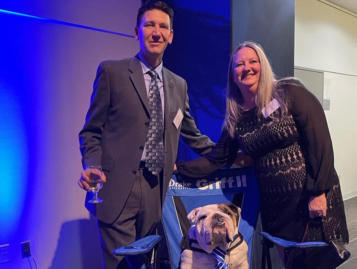 DrakeUGriff's tweet photo. Question: Did The Boss mention me in his speech? I had to go home after the cocktail hour because I needed some rest before Saturday’s events. #FMDS @DrakeUniversity https://t.co/bOd6AtsA5h