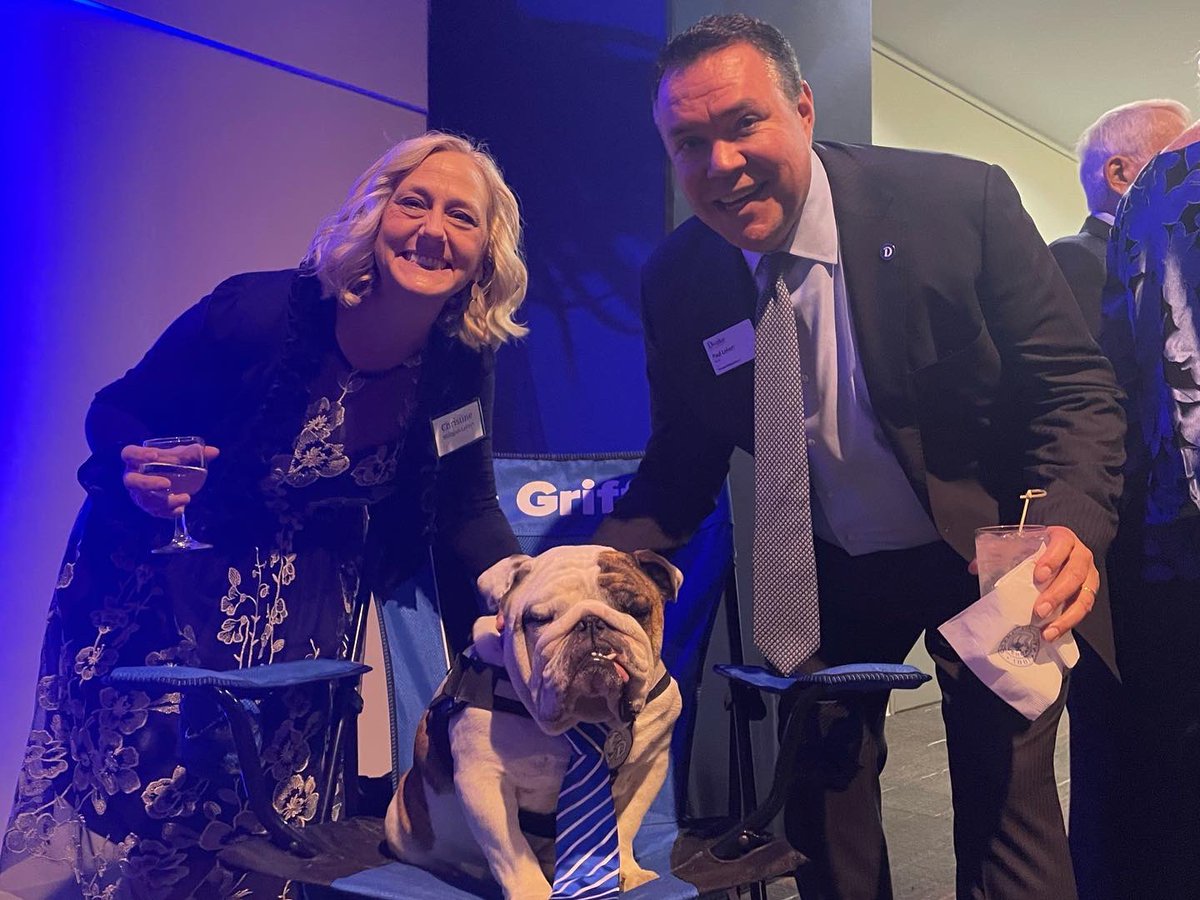DrakeUGriff's tweet photo. Question: Did The Boss mention me in his speech? I had to go home after the cocktail hour because I needed some rest before Saturday’s events. #FMDS @DrakeUniversity https://t.co/bOd6AtsA5h