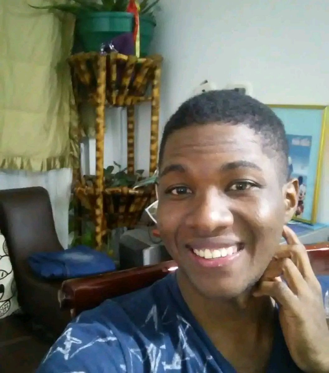 yefrizuniga1's tweet photo. Twitter (x) told me that I was ready to smile as many times as I want and that this would go viral if I smiled every day. 🥹✨🙂😁🇨🇴🤓😗🥰
#Twitter #x #yefrizuñiga #luisfernandodiazzuñiga #luis #yefri #love #viral https://t.co/G0fSxX9nh3