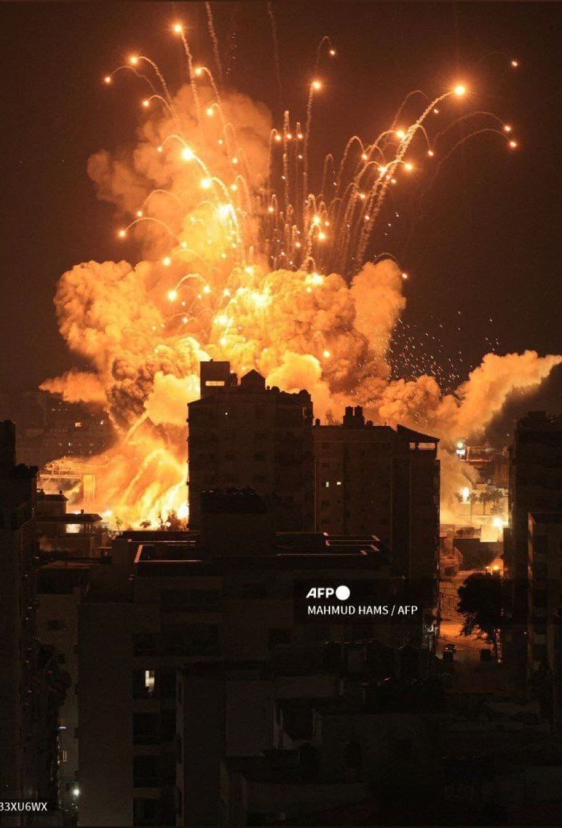 razanibrahim14's tweet photo. "اللهم سلم غزة وأهلها واحفظها بعينك التي لا تنام وبركنك الذي لا يضام و بقوتك التي لا تغلب"
#طوفان_الأقصى #GazaUnderAttack #FreePalastine #طوفان_القدس #Palestine #غزه_تقاوم https://t.co/zYfEFg56hX