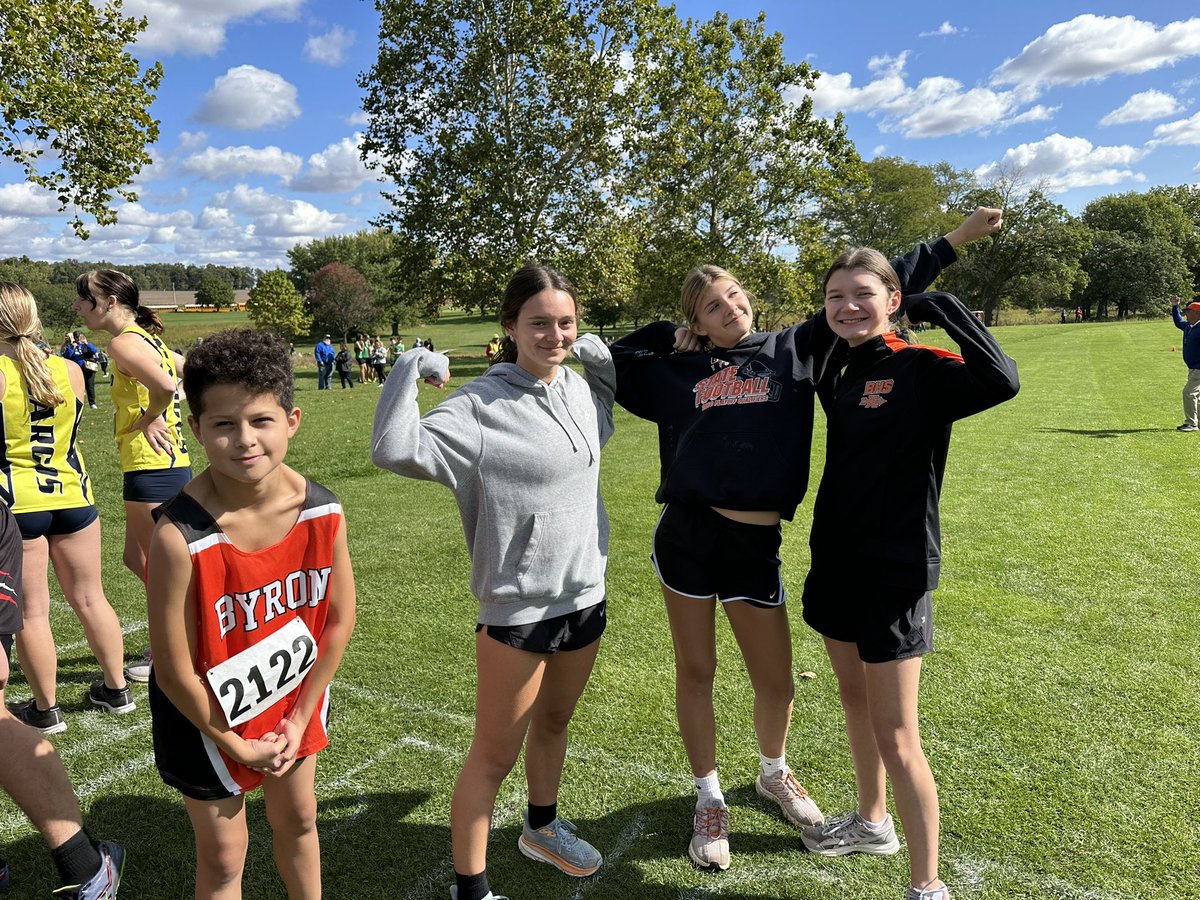 ByronTigerXC's tweet photo. BHS XC at Amboy….F/S Boys take 3rd place! Medals for Braden Dietrich (5th) and Conner Welt (7th) https://t.co/KHH2zxzzfF