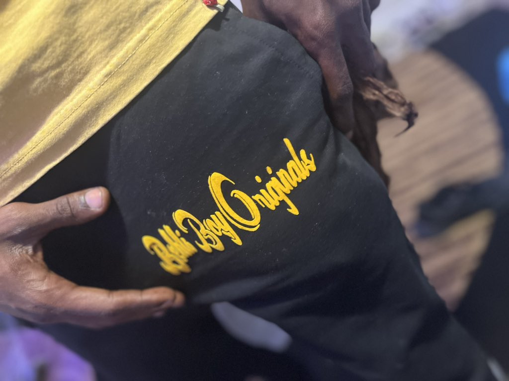 Yon4Real's tweet photo. Come shop the brand 💫 4sale not on sale 
#merch #Thebehlibrand https://t.co/2KoZ8QBbms