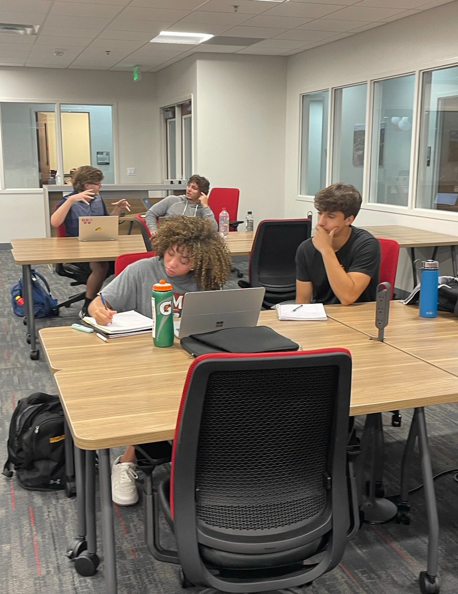 TerpAcademics's tweet photo. Last week was Tutor Appreciation Week! We have the best tutors working with us in GSAC! They do a fantastic job with helping our student-athletes be successful in the classroom. Thank you tutors!!!📝✍🏻🎓 https://t.co/lwJ8176scr