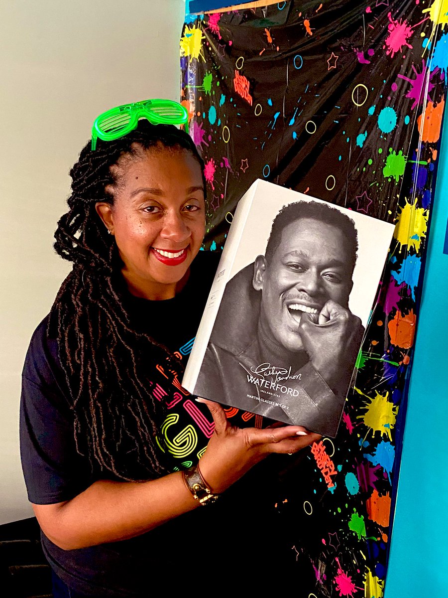 drjtoney's tweet image. 🎉 A heartfelt thanks to my amazing @APS_SPARK family for an unforgettable birthday celebration! 🥳✨ My 1️⃣st glow party was an absolute blast, and I&apos;m so grateful for all the love and fun shared with you all! 🐉💚#SPARKFamily #BirthdayBash #GlowPartyFun