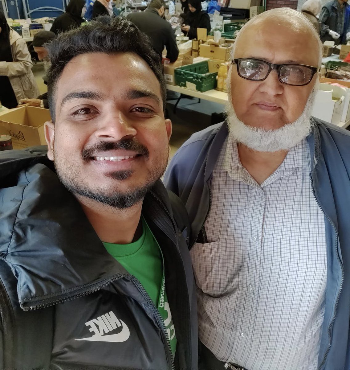 kindcommunities's tweet photo. Our MPACE Project Officer Dr Mohammed Badhusha enjoyed a productive visit to Broadgate Pantry. It was good to provide more information about @macmillancancer, and talk about a setting up a local support group for those living with Cancer. We hope to return soon! #cancer #mpace https://t.co/EbdyzZPTQP