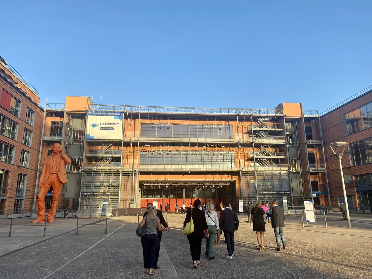 Notre #reseauCCI en direct des #CCINERGIES à Lyon  : la nouvelle saison regionale de « Ose ! Cercle business des #entrepreneures » valorisée sur le village des initiatives.