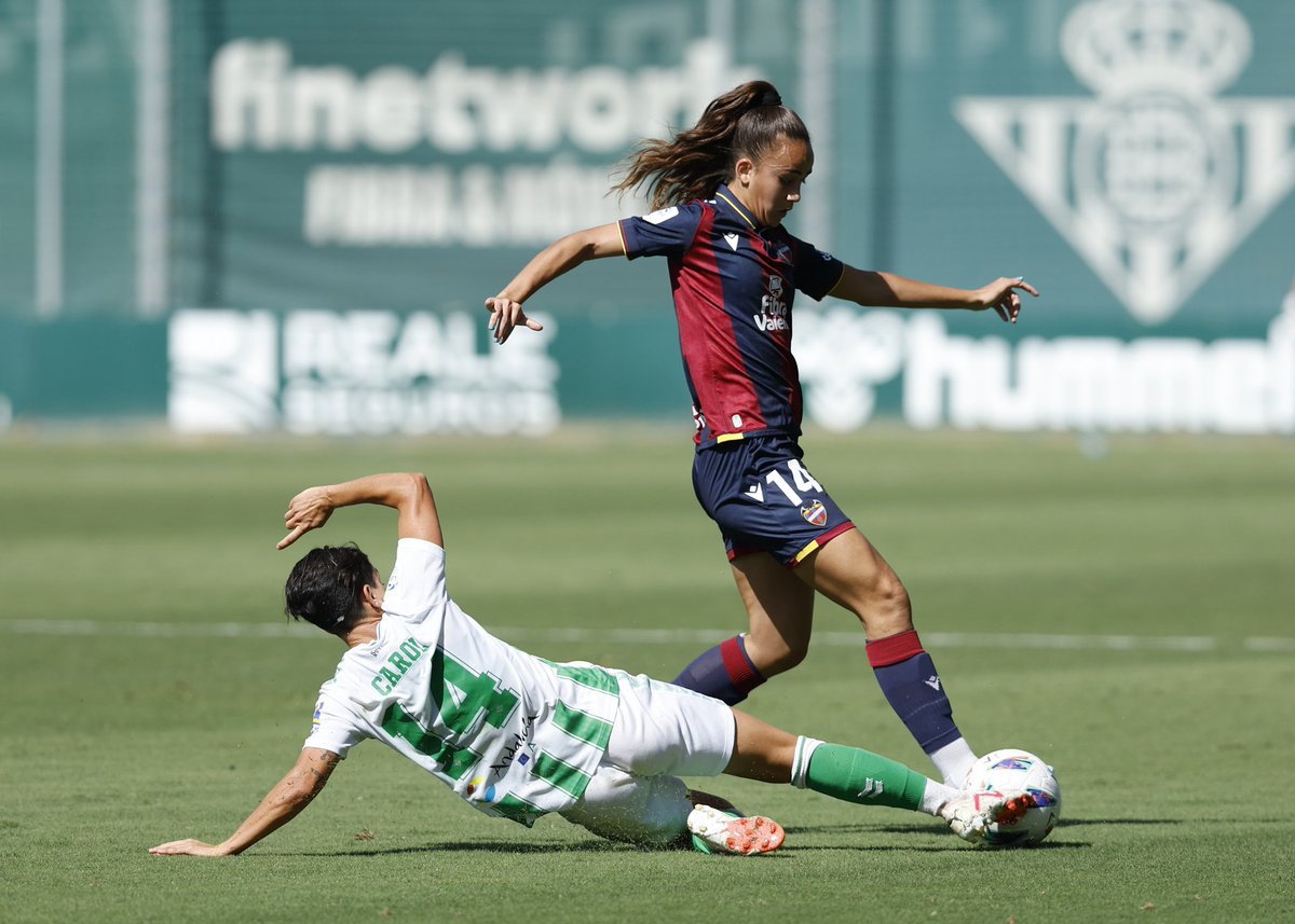 🇪🇸📲 Daniela (<a href="/danielaarquess/">DANIELA ARQUES</a>) recibe su primera llamada con <a href="/SEFutbolFem/">Selección Española Femenina de Fútbol</a> sub19

🗓 Acudirá a los entrenamientos que realizará el combinado nacional del 16 al 18 de octubre

¡Felicidades, Dani 👏🏻!

#OrgullGranota 🐸