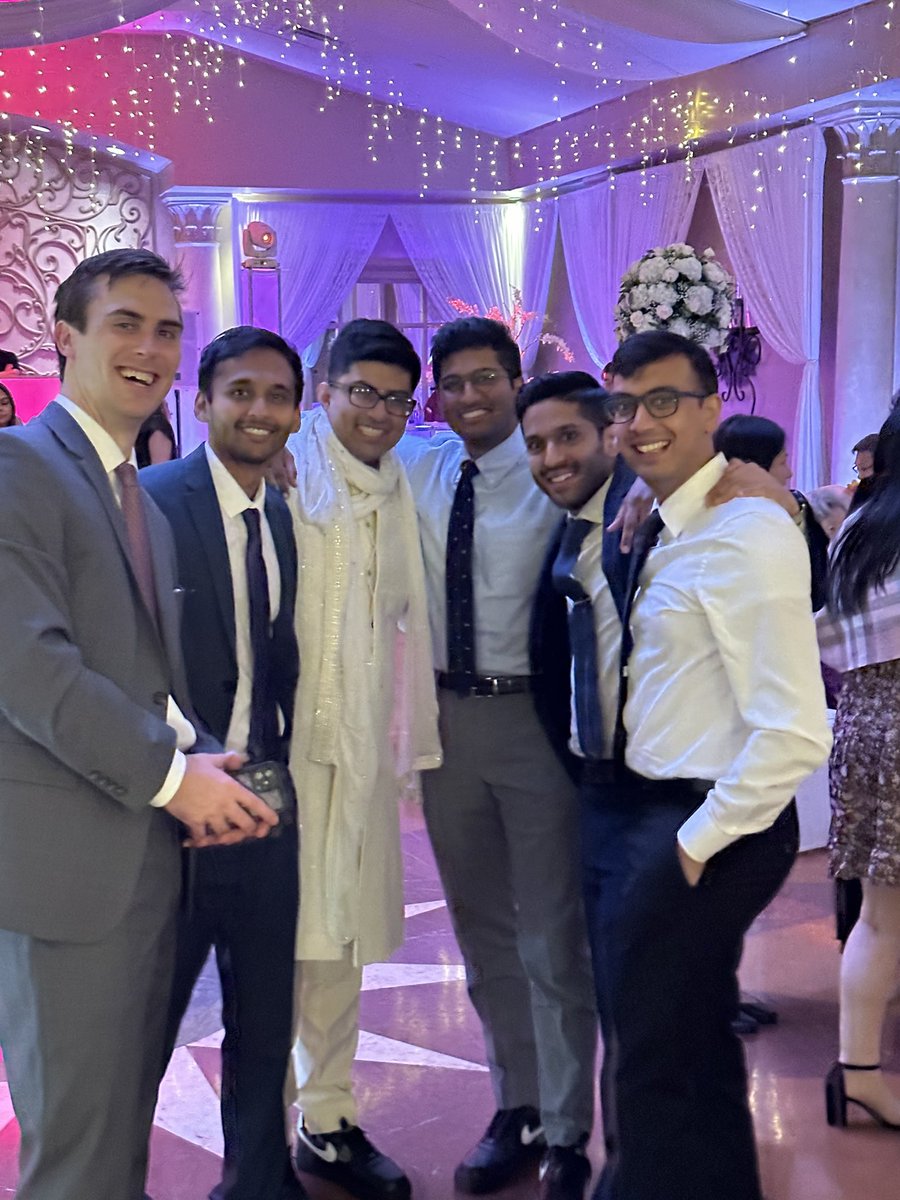 ThomasFMonaghan's tweet photo. Beautiful Ceremony @S_N_R290 

Where co-residents become ring-bearers and chiefs and ex-chiefs become flower boys and girls..

“When you’re here, you’re family - @olivegarden” - @Yale_Urology 

@UroResidency @so_uro @AmerUrological https://t.co/ePXNsr18vR