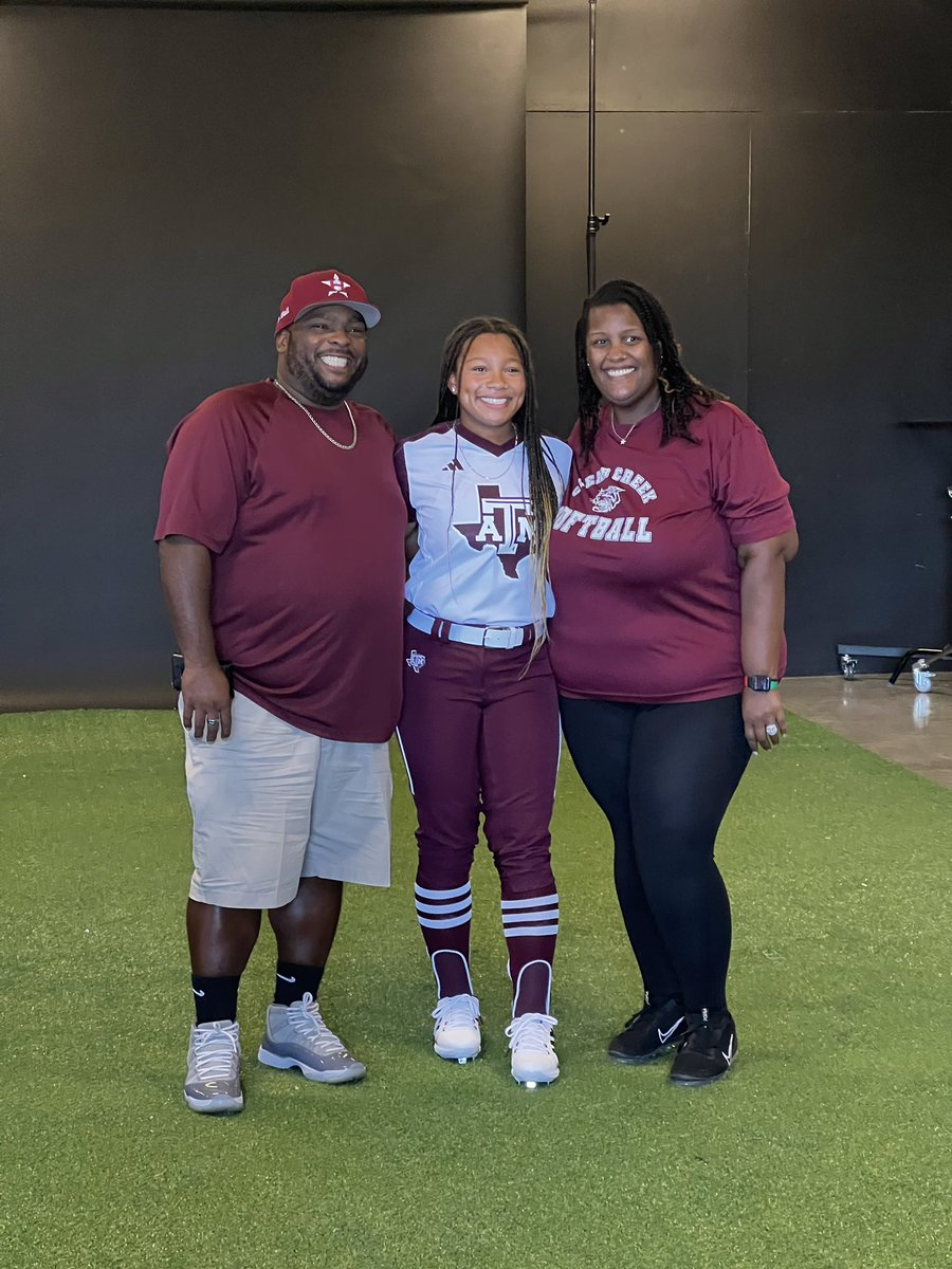 KhamariHall2025's tweet photo. Thank you @AggieSoftball for a spectacular visit!!! Can wait see what the future has in store! @Trisha_Ford @RussHeffley @jeffharger https://t.co/B4c4akYJjw