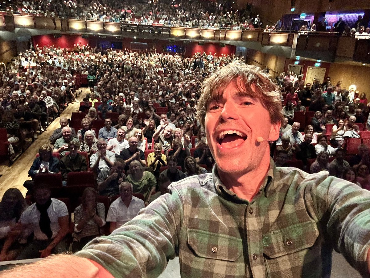 simon_reeve's tweet photo. Thanks to all in Southend for making it a really fun evening yesterday. You were a wonderful audience. Hope to see you again…! @SouthendTheatre https://t.co/o149a2gd77