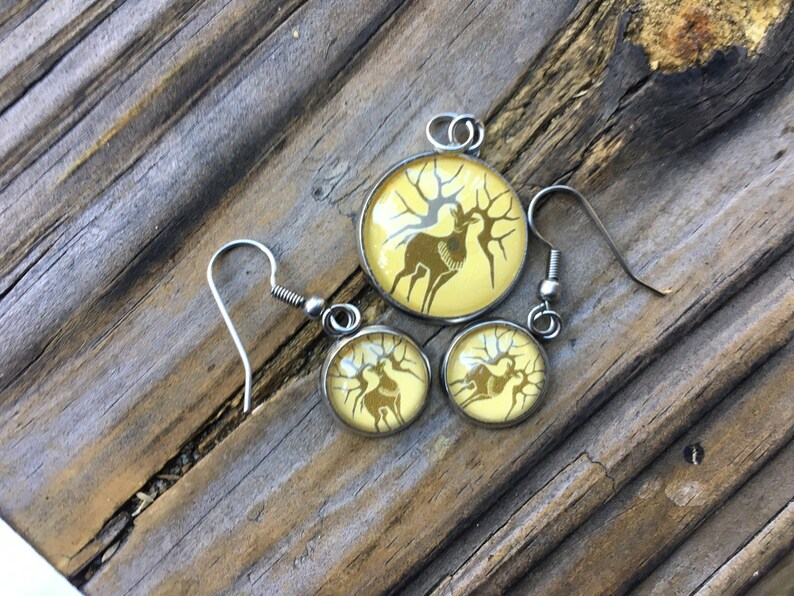 PendantsHoard's tweet photo. Etsy is having a $10 off $40 promo, so now is the perfect time to pick something up from my shop! 

#genshinimpact #fireemblem #FireEmblemThreeHouses #criticalrole https://t.co/OaMGc5uorr