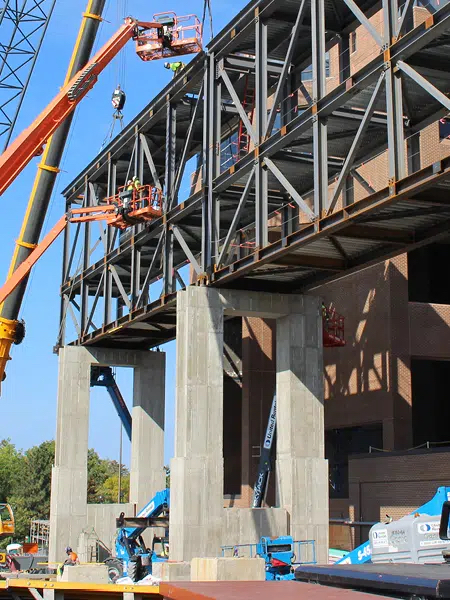 A “Cutting Carbon” webinar series from leading engineer Simpson Gumpertz &amp; Heger includes a Structural Steel and Concrete installment, October 17, 12 p.m. EST. 

Get full details here: 
ow.ly/ZUQw50PUIy6

#carbonemissions #netzeroemissions #structuralsteel