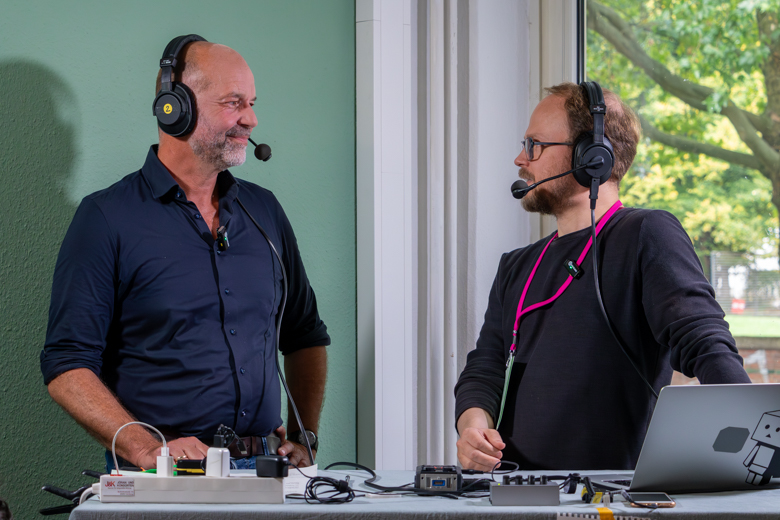 Demnächst bei uns im Podcast: Sönke Knutzen. Der Geschäftsführer der @HOOUHamburg erklärt, warum sich Hochschule ändern muss – und ändern kann! 
Abonniert edukativFM jetzt, so dass Ihr sofort die neue Folge bekommt, wenn sie online geht.