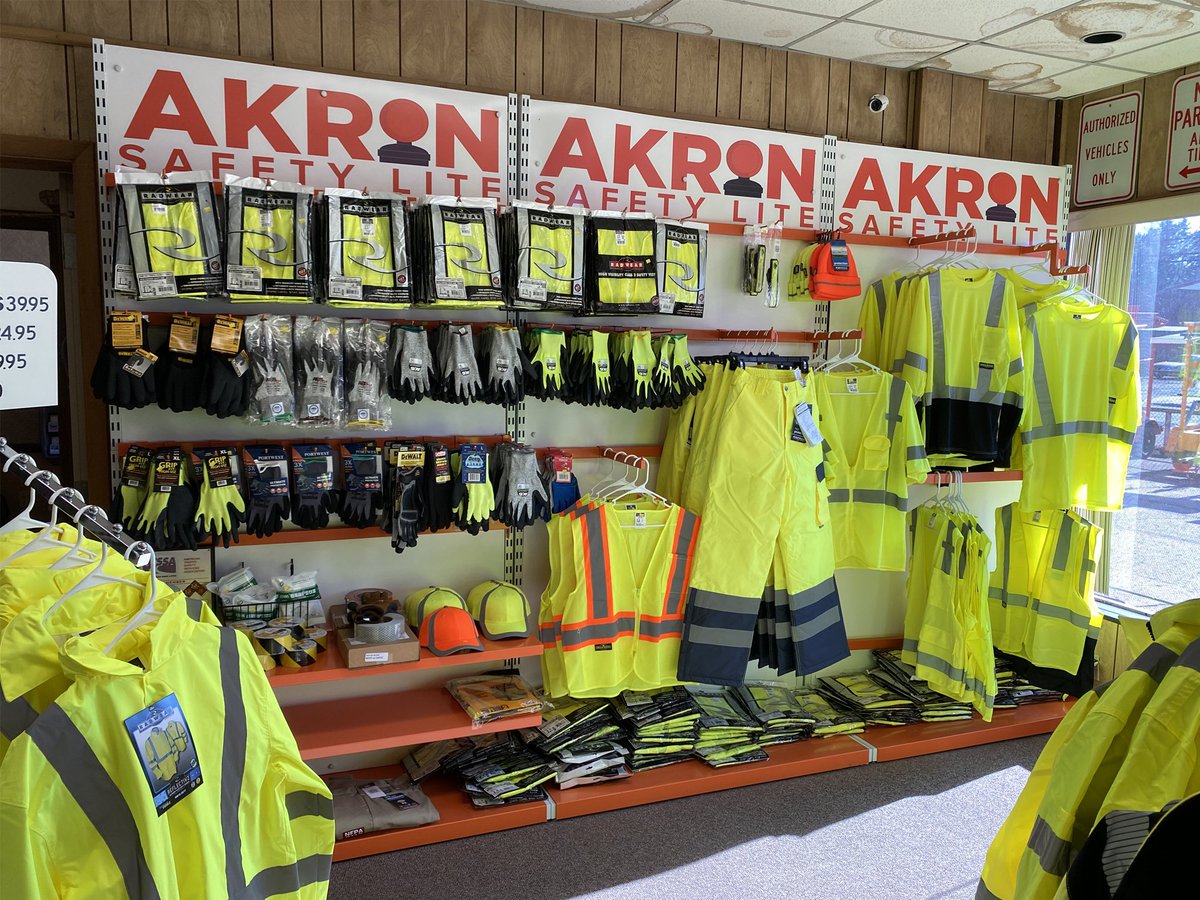 AkronSafetyLite's tweet photo. Make your roads and streets safer with our traffic safety equipment! We offer a wide range of products, including traffic cones, barricades and signs. #AkronSafetyLite #trafficsafety #roadsafety #workzonesafety #construction #pedestriansafety #driversafety #communitysafety https://t.co/stWA4qnz91