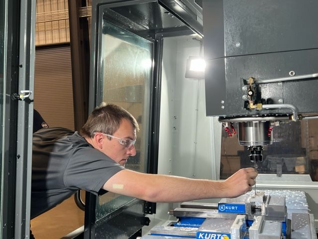 AmerCuttingEdge's tweet image. This week our partners will kick off 8 bootcamps, providing hands-on training for nearly 100 participants.

Way to go @UTKnoxville  @ps @TCATKnoxville @roanestate  @MUAdvMfg   @ACEHubNCAT, and @UFWertheim! 

#BeACE