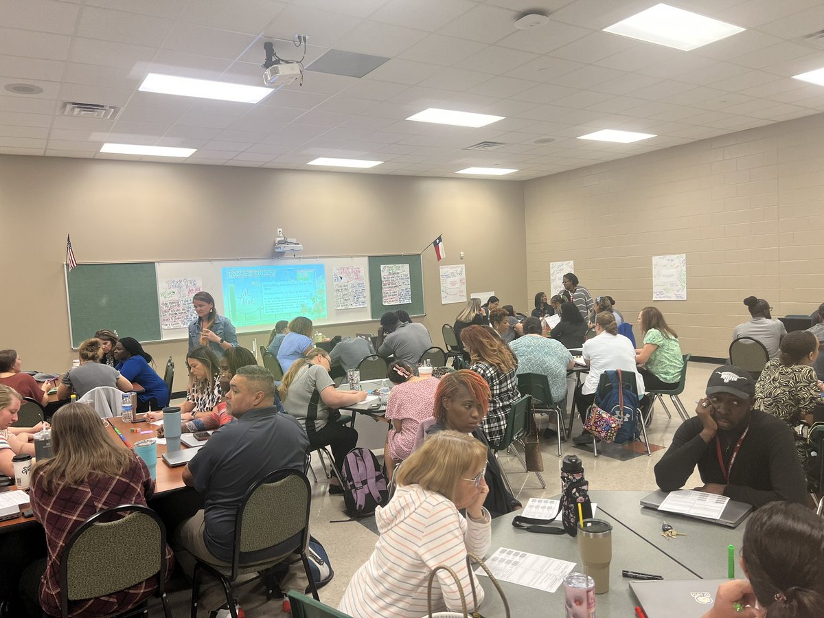 FshawShaw's tweet photo. JH math teachers @AlvinISD curriculum previews; FOCUS-formative assessment is a noun and a verb; how are you measuring student learning and how are you responding to it
#mathcounts #visiblethinking  #instructionalcoaches lead https://t.co/CJDYqOY6ga