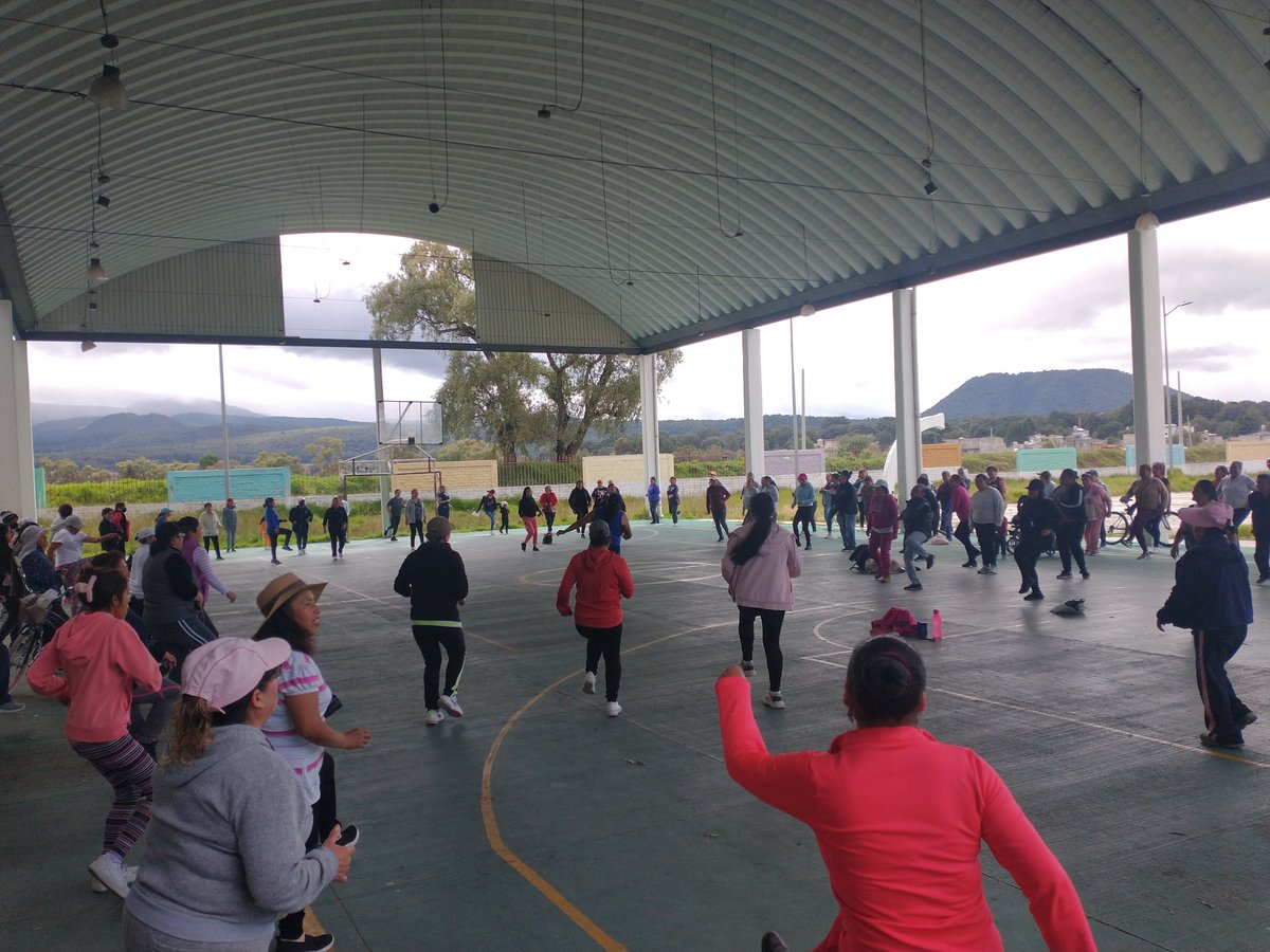 En el maravilloso Municipio de #Ocoyoacac no paramos e iniciamos la semana con nuestras amigas #Delmacistas ejercitando y escuchando sus inquietudes.

Seguimos visitando el #Distrito4 en cada comunidad.

Excelente y bendecido inicio de semana! 🙏🤟