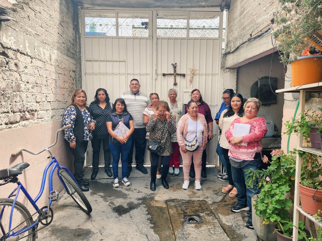 Empezamos una semana excelente visitando a nuestras amigas de la colonia Metropolitana en #Nezahualcoytl  ellas son #LealesporEleccion  #TeamADM #TeamEFM