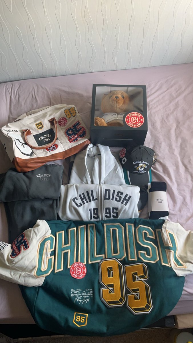 josh (@josh_cowley115) on Twitter photo Just waiting on my slides to be delivered and then I’ll have the full collection and the boys have out done themselves again <a href="/JaySwingler/">Jay Swingler</a> <a href="/RomellHenryTgf/">Romell Henry</a> <a href="/CHILDISH_95/">Childish Collection</a> <a href="/JakeTheftAuto/">Jake</a> Just waiting on my slides to be delivered and then I’ll have the full collection and the boys have out done themselves again <a href="/JaySwingler/">Jay Swingler</a> <a href="/RomellHenryTgf/">Romell Henry</a> <a href="/CHILDISH_95/">Childish Collection</a> <a href="/JakeTheftAuto/">Jake</a>