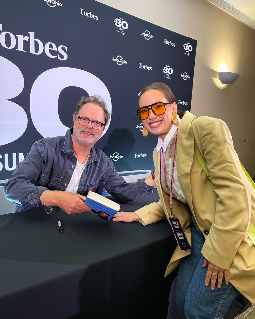 Not everyday Rainn Wilson signs a book for you and compliments your glasses! 🤩 #Under30Summit