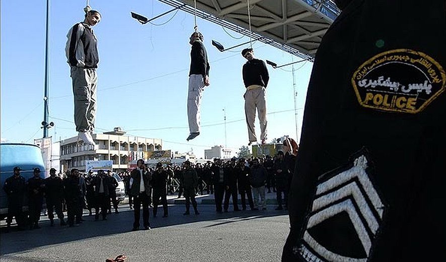 AlinejadMasih's tweet photo. Hamas has threatened to execute Israeli hostages on camera—broadcasting their war crimes to the world without shame. This is precisely what the Islamic Republic is doing right now, in Iran. ISIS also pull from the same playbook. The terrorists are united now more than ever. Those who value freedom must stand together against this barbarism.
*Photo shows public execution in Iran.