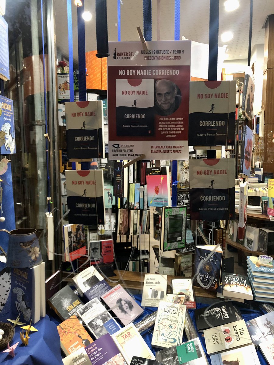 albertoporrasc's tweet photo. Será cosa de “no ser nadie escribiendo” tampoco, pero a mi me hace mucha ilusión ver el libro en el escaparate de una librería… gracias @PolifemoLibr! 😅
A los que queráis escucharme, allí lo presento el 19-oct a las 19h https://t.co/eqAxqJLhtX