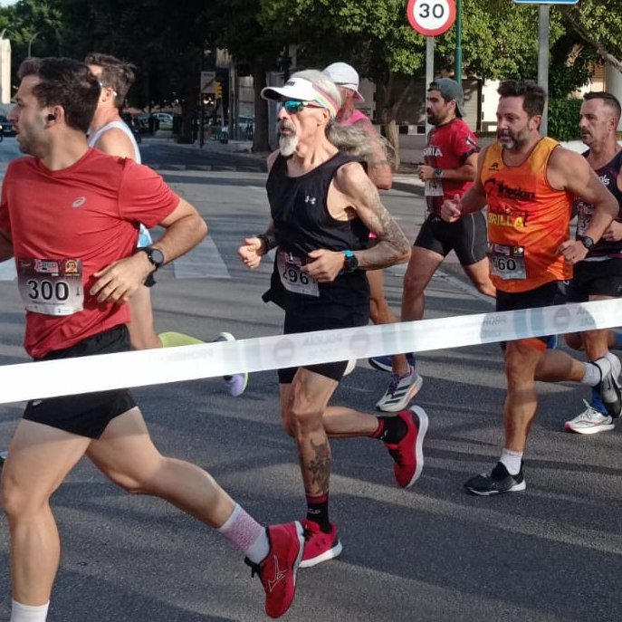 Y volví a una de mis carreras favoritas en #Malaga,la <a href="/ElTorcalLaPaz/">CARRERA URBANA 10k EL TORCAL - LA PAZ</a> . Esta año en su decimo #Aniversario no me la podía perder, y con esta participación, van 7. Muy feliz con mi tiempo 43.30 el 10.000 y mi mejor marca en el 5000 en lo que va de año, 19.30 😎no está nada mal.