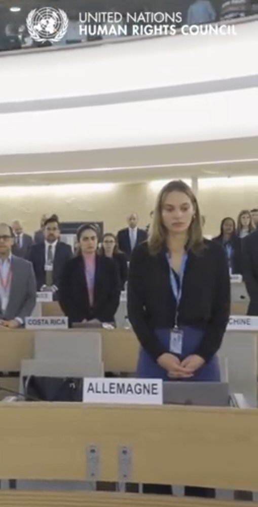 jreichelt's tweet photo. Deutschland erhebt sich andächtig zur Schweigeminute des UN Human Rights Council. Nicht etwa für die ermordeten Juden, sondern für die getöteten Hamas-Terroristen. Wie kann so etwas passieren, @AuswaertigesAmt und @ABaerbock ? Was stimmt mit Euch nicht? Was für eine Schande! https://t.co/8qFXKMO85R